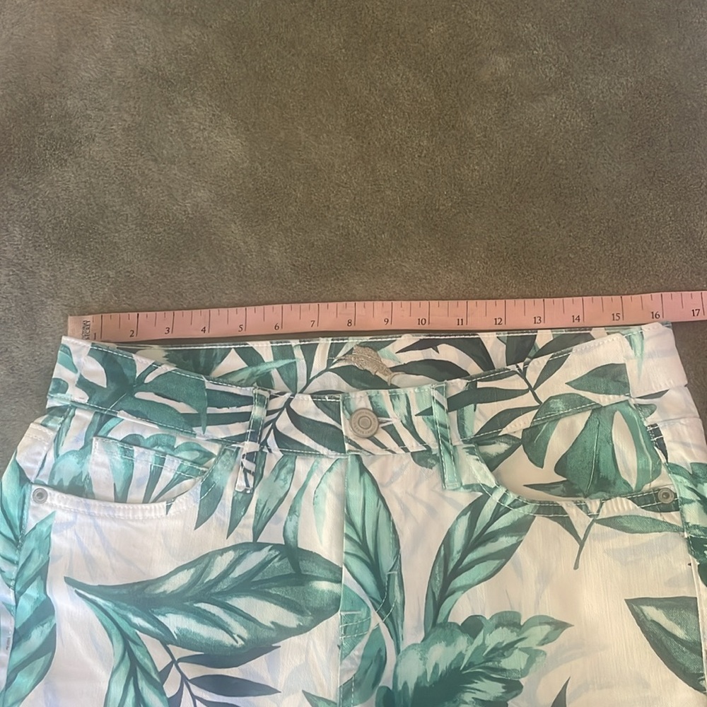 Tommy Bahama women’s leaf print ankle Pant (sample) 28 x28 - Picture 4 of 8